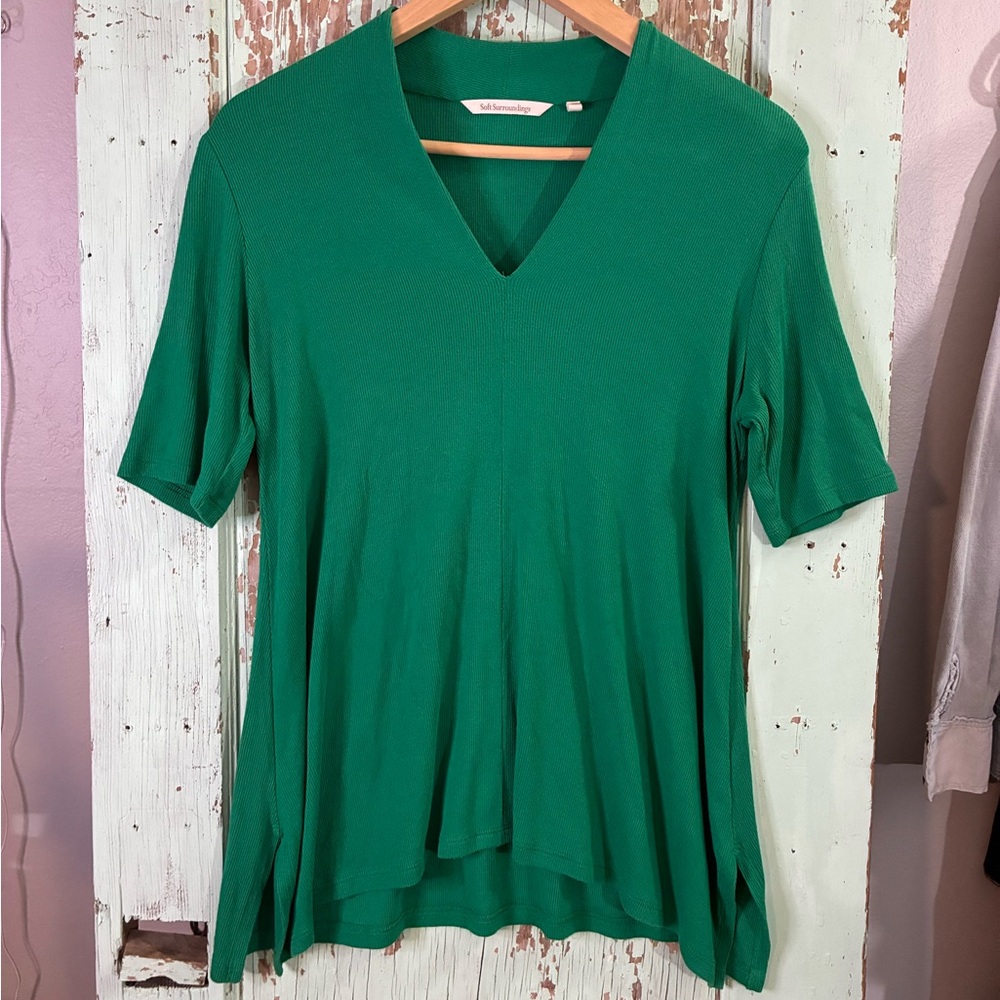 Women’s Soft Surroundings green v-neck short sleeve top